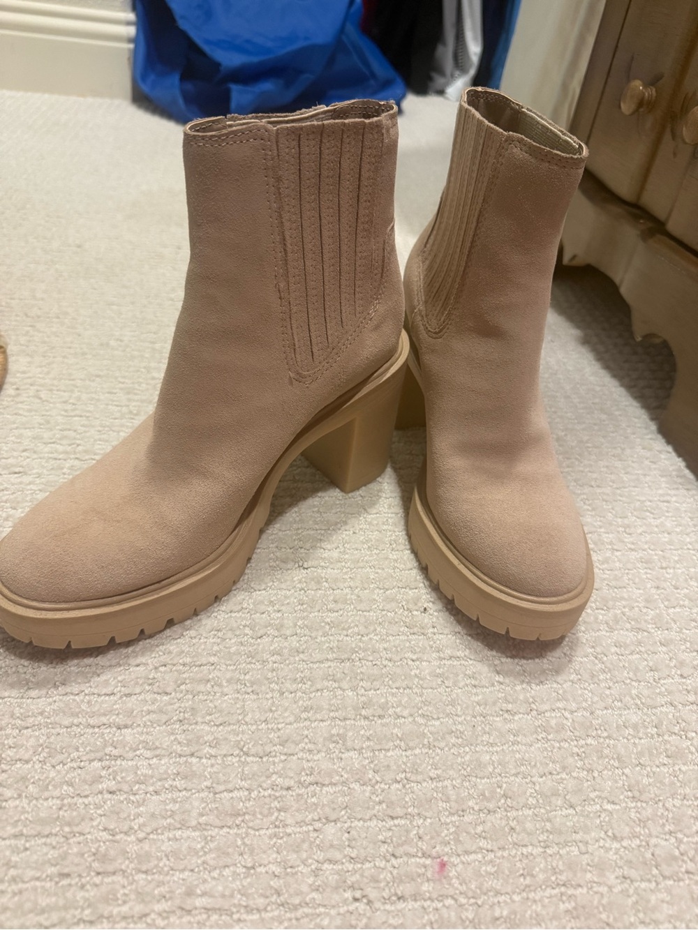 Dolce Vita CASTER H20 BOOTIES in DUNE SUEDE